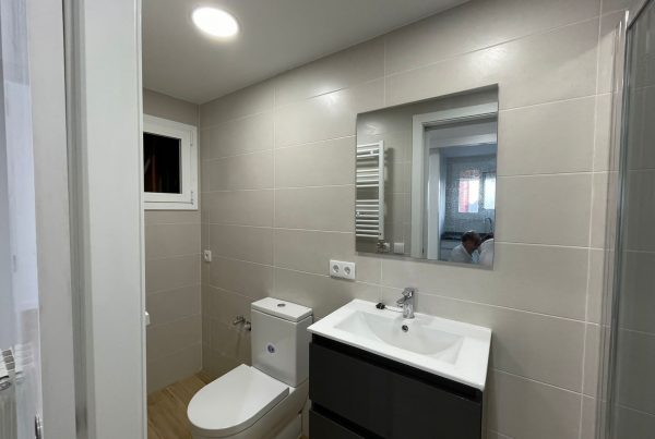 🚿 ¡Nueva reforma de baño finalizada!