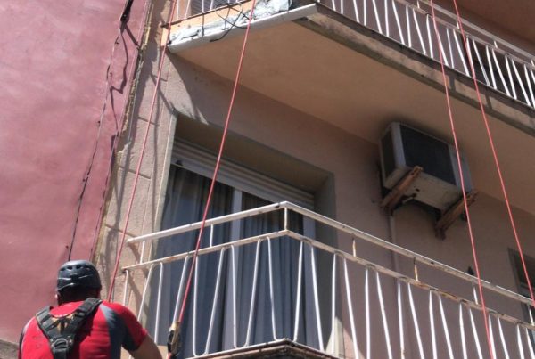 🏢 ¡Trabajos de reparación y mantenimiento de fachadas!